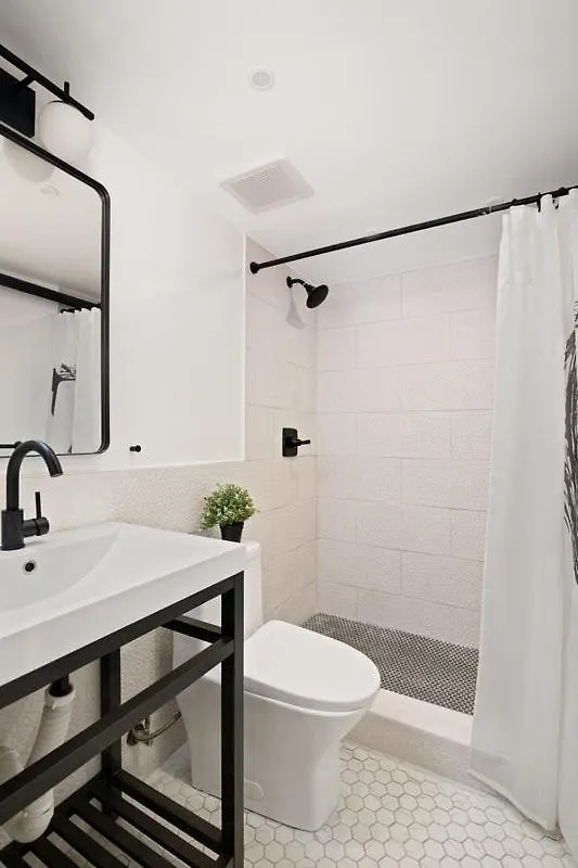 Cozy, Large And Fully Furnished - Near The L Train Apartment New York 0*,